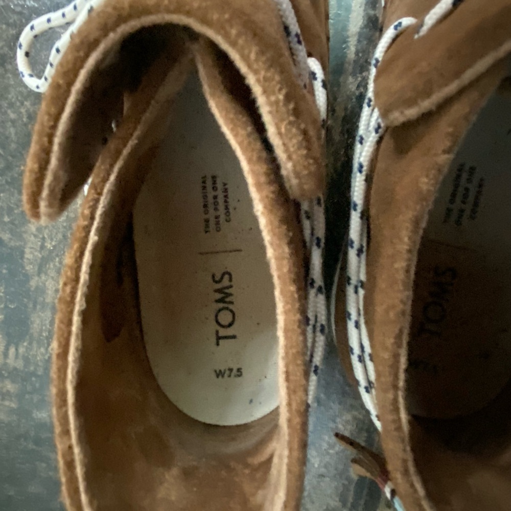 Toms booties 🥾😎 - Picture 3 of 3